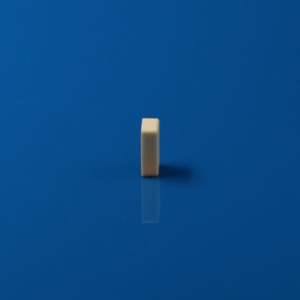 Short Rectangular Crucible Made Of 99% Alumina - 29.8319.8010.02mm 50PCS (1)