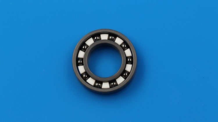 High-Precision Silicon Nitride Balls and Rollers for Bearings and Pump Valve Applications