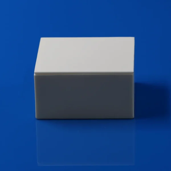 99% Alumina Square Crucible 100×100×50mm with Lid for High Temperature Applications (3)