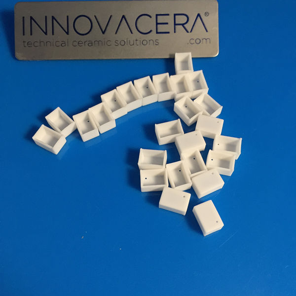 用于电气工业的95%氧化铝陶瓷覆盖件