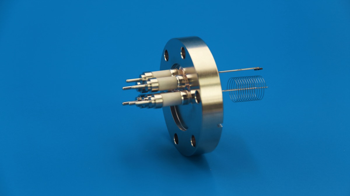 Ultra high vacuum ionization gauge