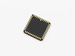 Ceramic quad-type lead-free package