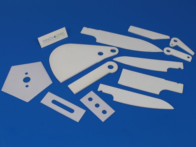Zirconia ceramic cutter blade