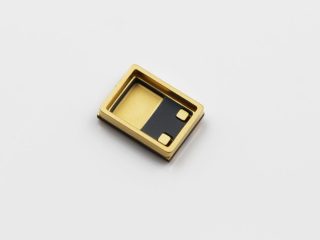 Ceramic Dual In-line Package (DIP) Enclosure