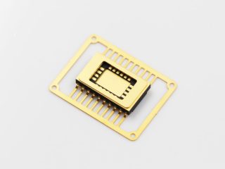 Ceramic Small Outline Package (CSOP)