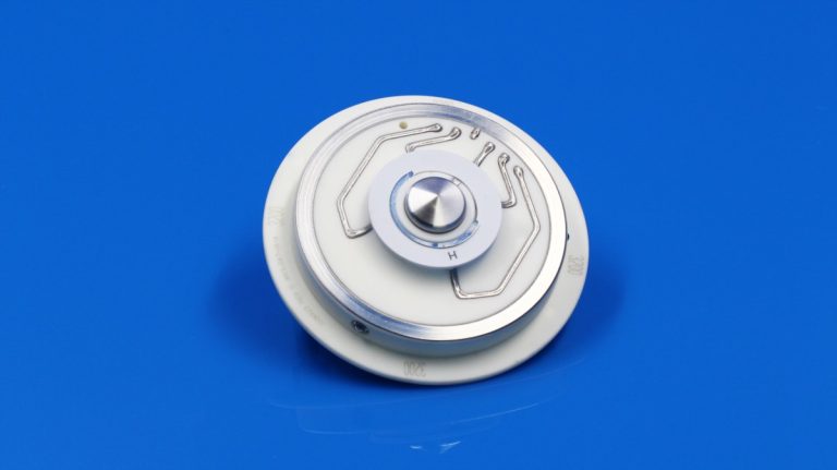 Keramische Durchflußplatte: Die entscheidende Schnittstelle für das Abklumpungspotential im Triple-Quadrupol-MS