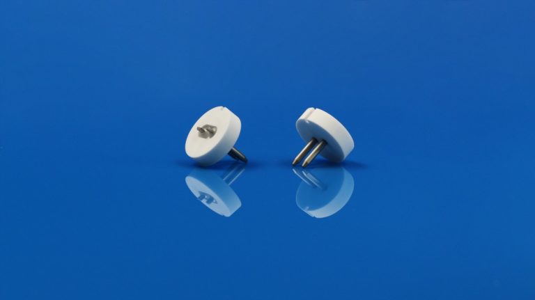 Stabile Elektronenemissions-Filamentmontage
