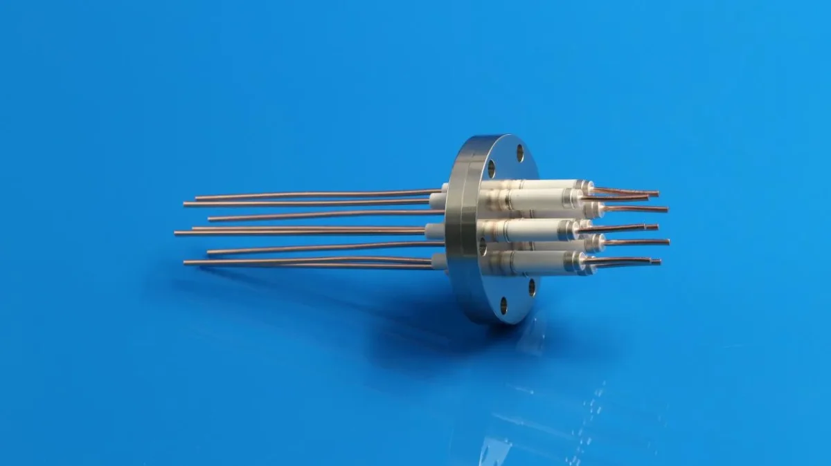 8-Pin 12kV 28 Amp CF2.75CF35 Copper Conductors High Voltage Ceramic Vacuum Feedthrough