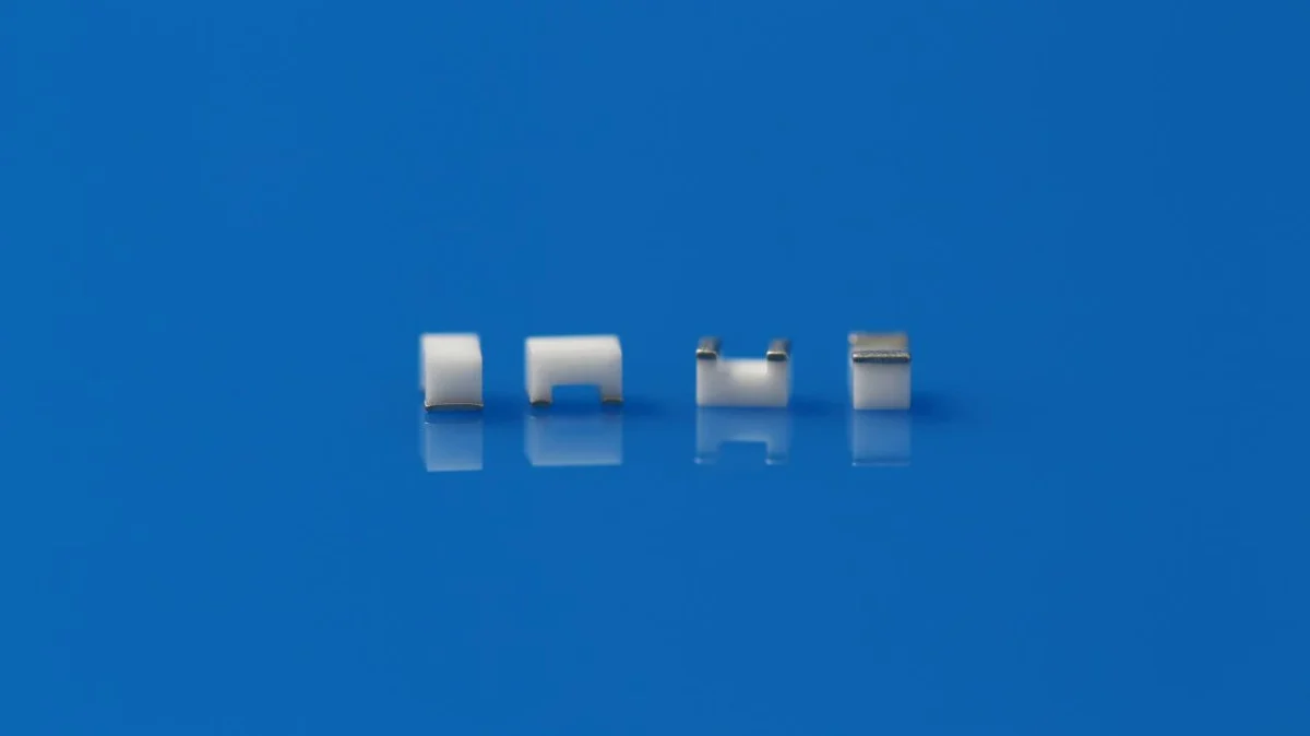 Why Use Metallized Alumina Ceramic Bases for High-Reliability SMD Fuse Packaging?