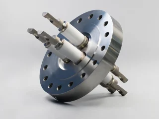 Why Does a Ceramic-to-Metal Vacuum Feedthrough Leak After Thermal Cycling?