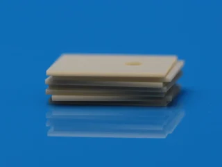パワー半導体向けAlNセラミック絶縁放熱板 (5)